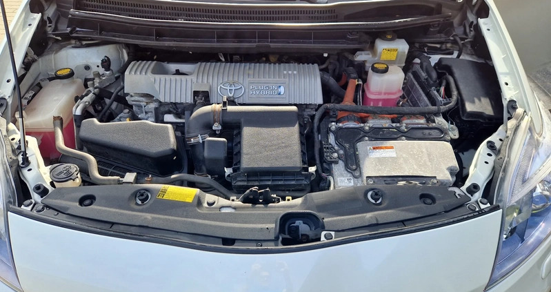 Toyota Prius cena 57900 przebieg: 104000, rok produkcji 2013 z Kłodzko małe 352
